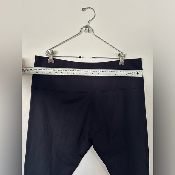 Knix Go with the Flow High Rise Leakproof Legging - Picture 7 of 11